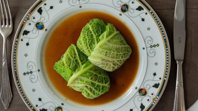 Weihnachtliches Hauptgericht Rezept, Vegetarische Wirsingrouladen mit Pilzjus und Zitronen-Kartoffeln, Wunschleder