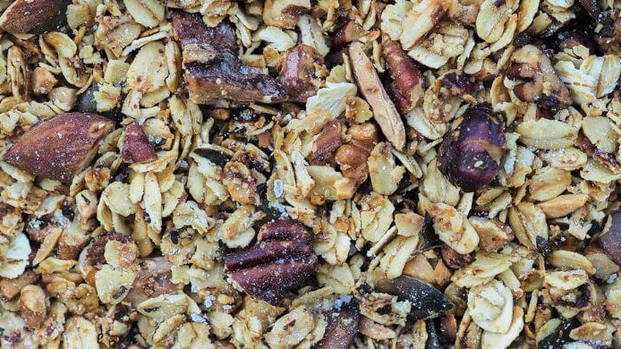 Salziges Granola,Topping für Salate, Suppen und Bowls, Wunschleder